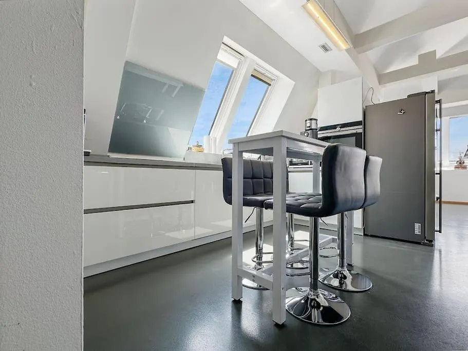 6 Zimmer Maisonette-Penthouse Pool Dachterrasse Luxus Munich